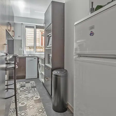 Lovely Flat Avenue Foche